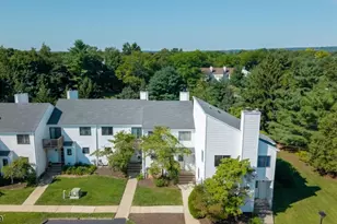 4 Pear Ct, Raritan Township, NJ 08822 - Photo 2