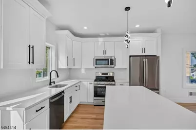 85 - 87 Echo Pl #B, Elmwood Park, NJ 07407 - Photo 8