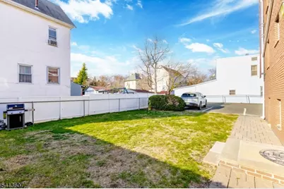 100 Lakeview Ave #1A, Clifton, NJ 07011 - Photo 4