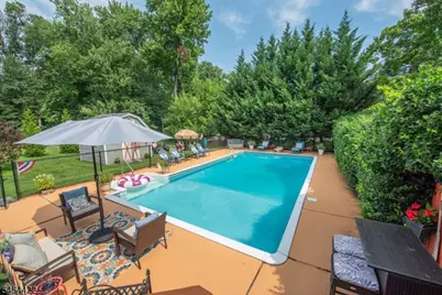 320 Horseneck Rd, Fairfield, NJ 07004 - Photo 28