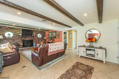 320 Horseneck Rd, Fairfield, NJ 07004 - Photo 4