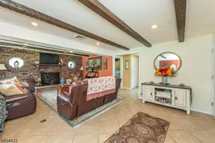 320 Horseneck Rd, Fairfield, NJ 07004 - Photo 4