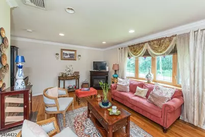320 Horseneck Rd, Fairfield, NJ 07004 - Photo 12