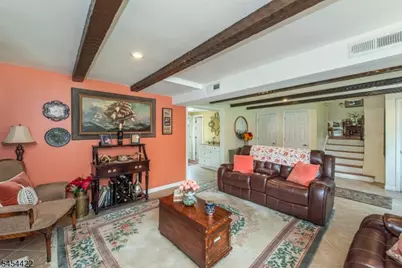 320 Horseneck Rd, Fairfield, NJ 07004 - Photo 6
