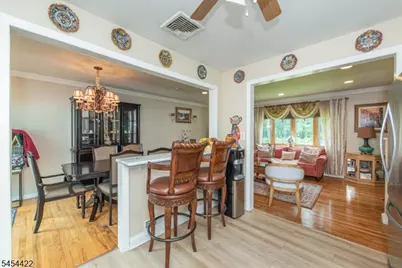 320 Horseneck Rd, Fairfield, NJ 07004 - Photo 10