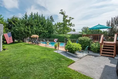 320 Horseneck Rd, Fairfield, NJ 07004 - Photo 30