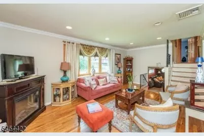 320 Horseneck Rd, Fairfield, NJ 07004 - Photo 14