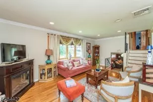 320 Horseneck Rd, Fairfield, NJ 07004 - Photo 14