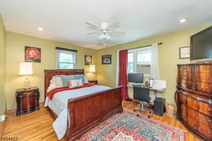 320 Horseneck Rd, Fairfield, NJ 07004 - Photo 16
