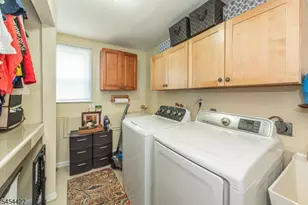 320 Horseneck Rd, Fairfield, NJ 07004 - Photo 20