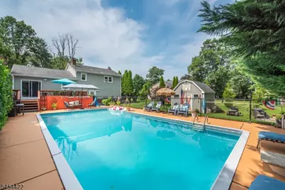 320 Horseneck Rd, Fairfield, NJ 07004 - Photo 24