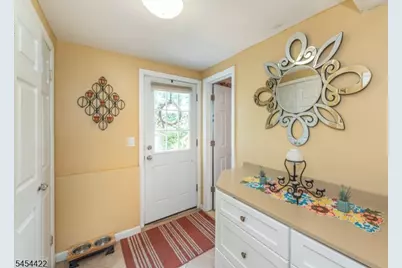 320 Horseneck Rd, Fairfield, NJ 07004 - Photo 22