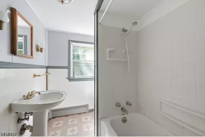 15 Roosevelt Ave, Washington Township, NJ 07865 - Photo 14