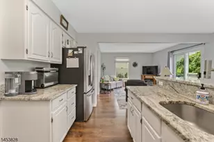 28 Pond Ridge Dr, Clinton, NJ 08809 - Photo 14