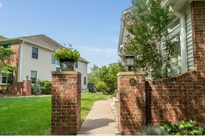 28 Pond Ridge Dr, Clinton, NJ 08809 - Photo 4