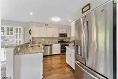28 Pond Ridge Dr, Clinton, NJ 08809 - Photo 16