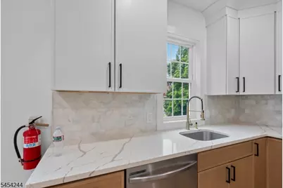 196 Taylor St #2, Orange, NJ 07050 - Photo 4