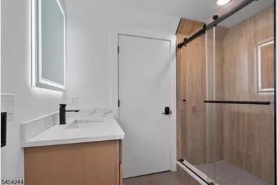 196 Taylor St #2, Orange, NJ 07050 - Photo 14