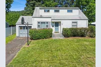442 Oakridge Ave, North Plainfield, NJ 07063 - Photo 1