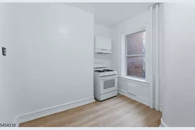 148 Chancellor Ave #B2, Newark, NJ 07112 - Photo 8