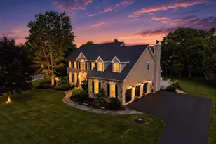 16 Meadowview Dr, Lopatcong Township, NJ 08865 - Photo 2