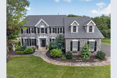 16 Meadowview Dr, Lopatcong Township, NJ 08865 - Photo 1