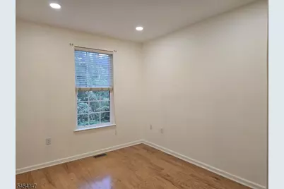 605 Lopez Ln, Morris Plains, NJ 07950 - Photo 14