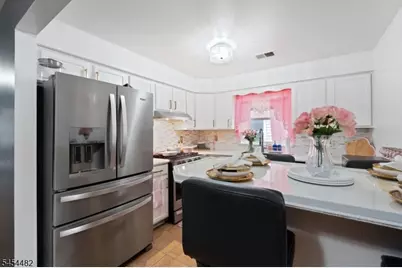 725 S 19th St, Newark, NJ 07103 - Photo 6