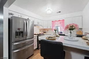 725 S 19th St, Newark, NJ 07103 - Photo 6