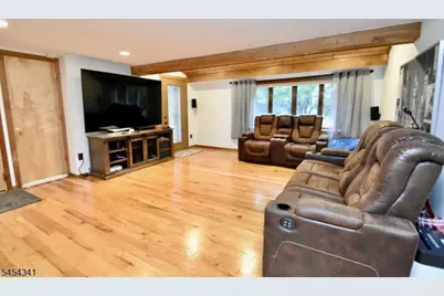47 Pequot Trl, Jefferson Township, NJ 07438 - Photo 2