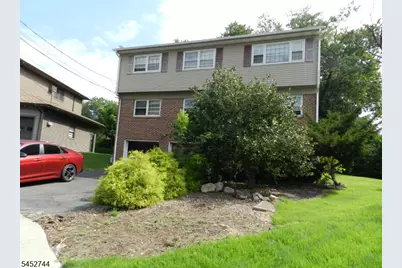 215 Buchanan Dr, Union Township, NJ 07083 - Photo 2