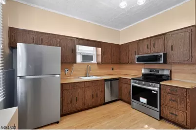 18 Llewellyn Ave #2, Bloomfield, NJ 07003 - Photo 2