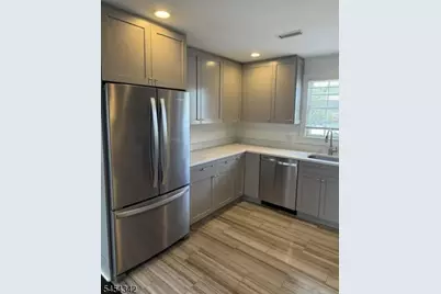 77 Jefferson Pl, Totowa, NJ 07512 - Photo 4