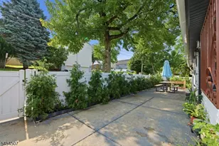106 Hillcrest Ave, Woodland Park, NJ 07424 - Photo 18
