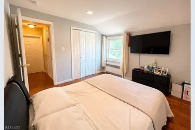 635 Robinson Ter, Union Township, NJ 07083 - Photo 6