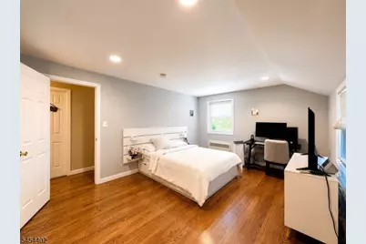 635 Robinson Ter, Union Township, NJ 07083 - Photo 8