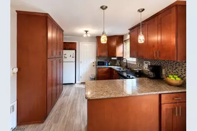 635 Robinson Ter, Union Township, NJ 07083 - Photo 2