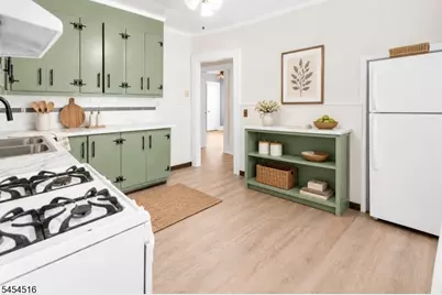 558 Argyle Ave #2, Orange, NJ 07050 - Photo 4