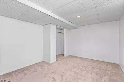 4 W Circuit Dr, Roxbury Township, NJ 07876 - Photo 34