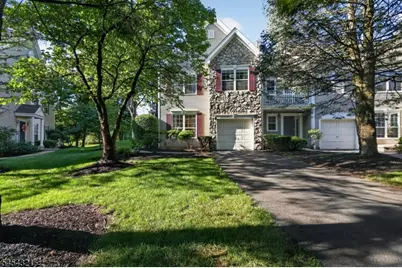 61 Dorchester Dr, Bernards Township, NJ 07920 - Photo 2