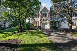 61 Dorchester Dr, Bernards Township, NJ 07920 - Photo 2