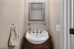 61 Dorchester Dr, Bernards Township, NJ 07920 - Photo 24