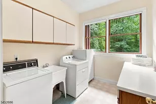 300 Emerson Ln, Berkeley Heights Township, NJ 07922 - Photo 18