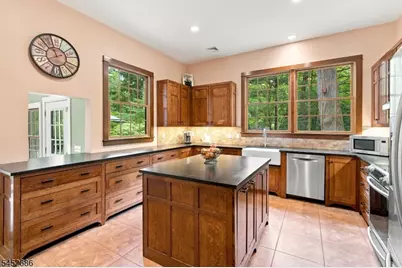 300 Emerson Ln, Berkeley Heights Township, NJ 07922 - Photo 10