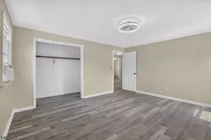 2 Riverside Ave, Lyndhurst Township, NJ 07071 - Photo 4