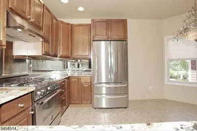 28 Turnberry Ln #28, Hardyston Township, NJ 07419 - Photo 8