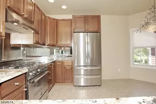 28 Turnberry Ln, Hardyston Township, NJ 07419 - Photo 8