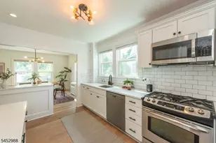 22 Euclid Pl, Montclair, NJ 07042 - Photo 12