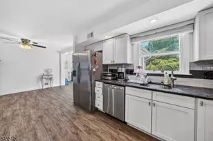 840 Lopatcong St, Belvidere, NJ 07823 - Photo 16