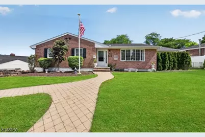840 Lopatcong St, Belvidere, NJ 07823 - Photo 4